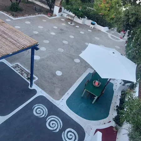 ο μπαξεσ * Livadi (Astypalaia)